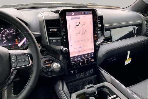 Diamond Black Crystal Pearlcoat 2026 RAM 1500 Limited