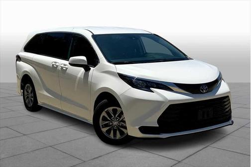 2024 Toyota Sienna LE