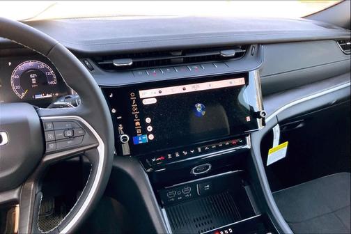 2026 Jeep Grand Cherokee Altitude