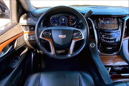 2017 Cadillac Escalade Luxury