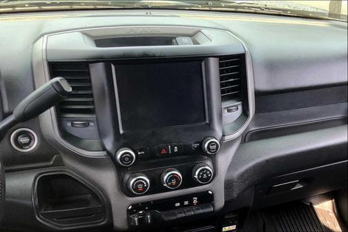 2022 RAM 2500 Tradesman Crew Cab 4x4 6'4' Box