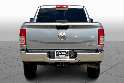 2022 RAM 2500 Tradesman Crew Cab 4x4 6'4' Box