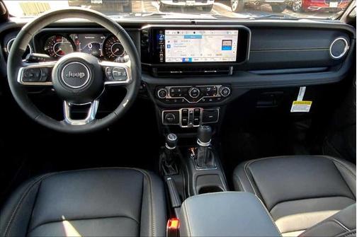 2025 Jeep Wrangler 4-Door Sahara 4x4