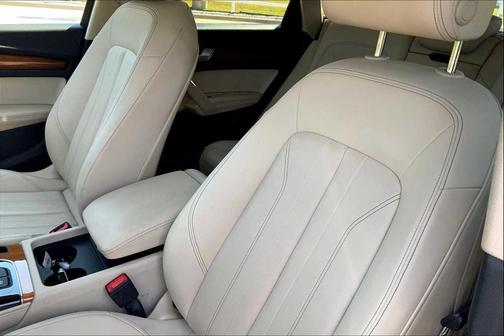 2023 Audi Q5 45 S line Premium Plus