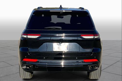 2022 Jeep Grand Cherokee Summit