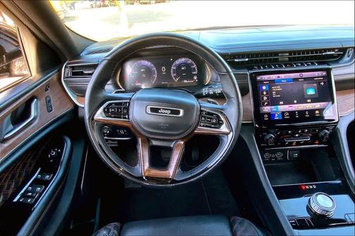 2022 Jeep Grand Cherokee Summit