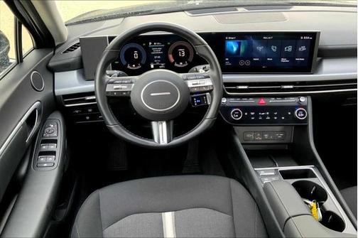 2025 Hyundai SONATA Hybrid SE