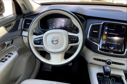 2021 Volvo XC90 T5 Momentum