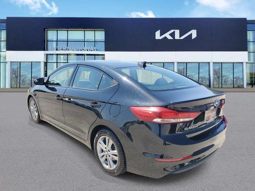 Phantom Black 2018 Hyundai ELANTRA SEL