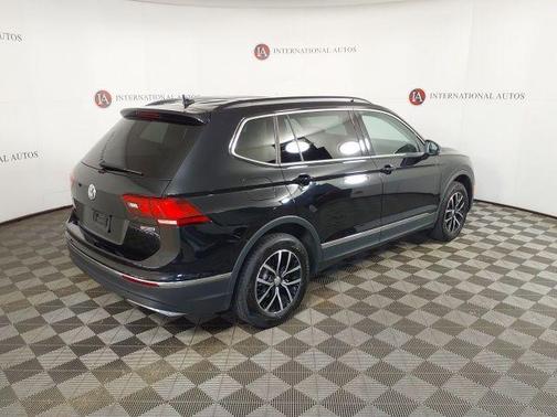 Deep Black 2021 Volkswagen Tiguan 2.0T SE