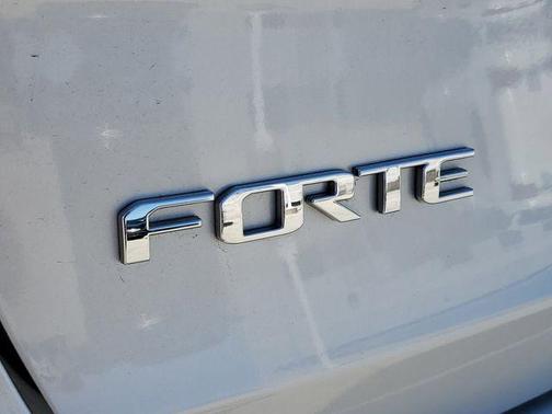 Silky Silver 2018 Kia Forte LX