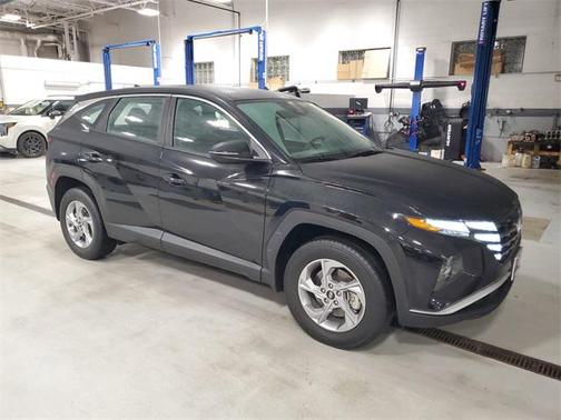 2022 Hyundai TUCSON SE