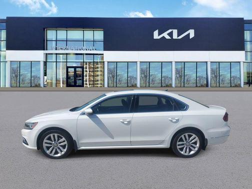White 2017 Volkswagen Passat SEL Premium