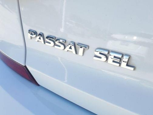 White 2017 Volkswagen Passat SEL Premium