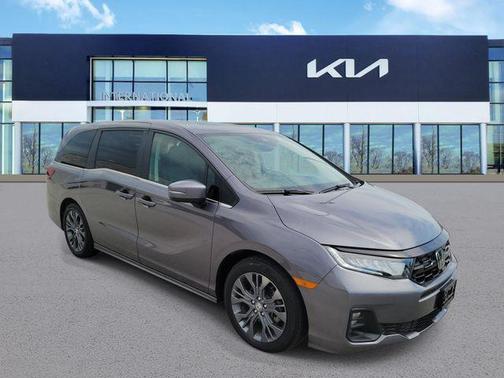 Crystal Black Pearl 2025 Honda Odyssey Touring