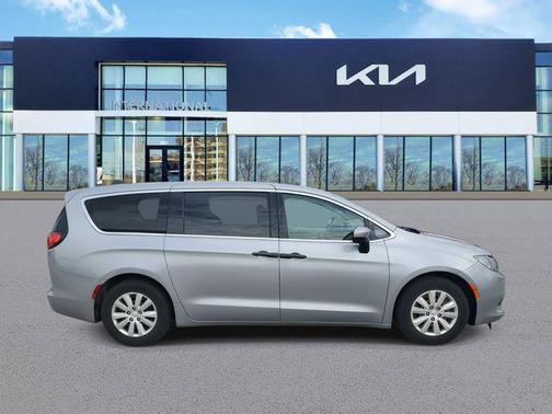 2019 Chrysler Pacifica L