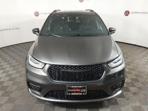 Granite Crystal Metallic Clearcoat 2021 Chrysler Pacifica Touring