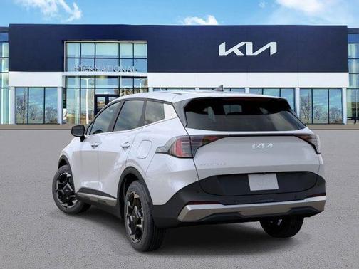 Glacial White Pearl 2026 Kia Sportage EX