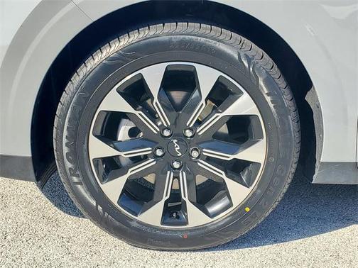 2023 Kia Carnival EX