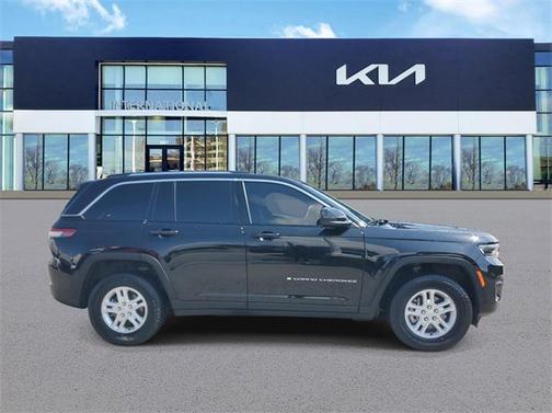 2023 Jeep Grand Cherokee Laredo