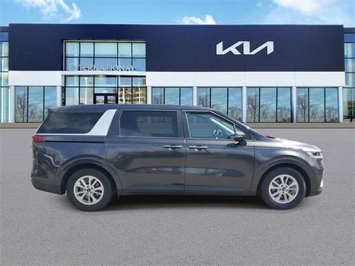2023 Kia Carnival LX