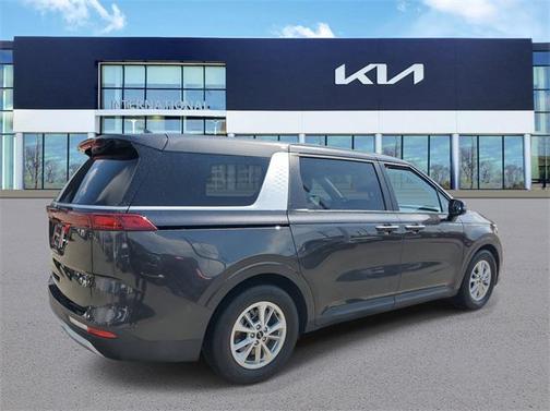 2023 Kia Carnival LX