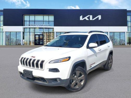 Bright White Clearcoat 2017 Jeep Cherokee Latitude