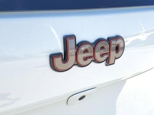Bright White Clearcoat 2017 Jeep Cherokee Latitude
