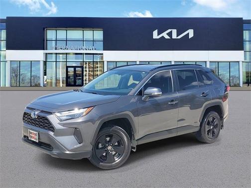 2022 Toyota RAV4 Hybrid XLE
