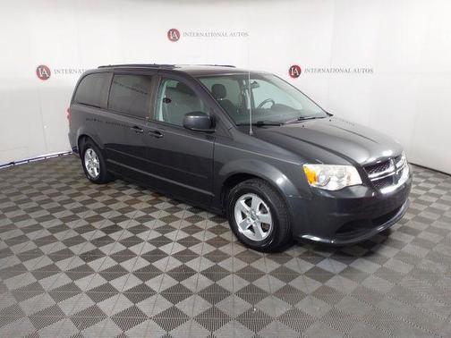 Dark Charcoal Pearlcoat 2012 Dodge Grand Caravan SXT