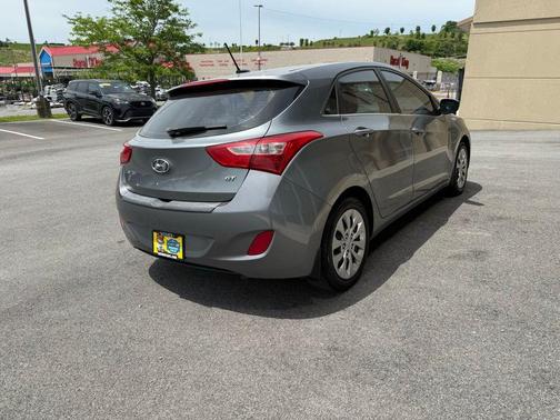 2017 Hyundai Elantra GT Base