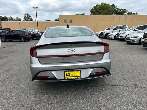 2021 Hyundai SONATA SE