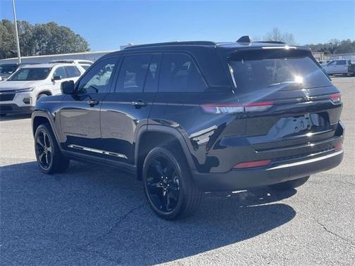 2024 Jeep Grand Cherokee Laredo