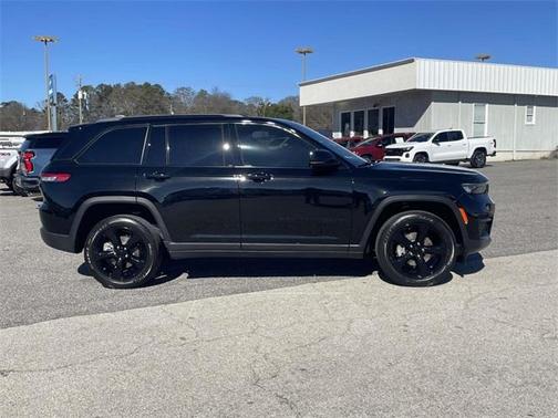 2024 Jeep Grand Cherokee Laredo