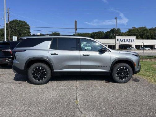 Sterling Gray Metallic 2027 Chevrolet Traverse Z71