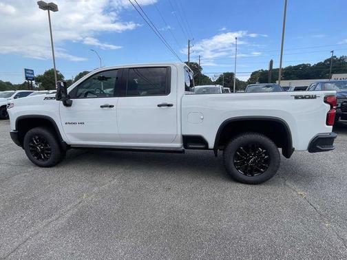 Summit White 2026 Chevrolet Silverado 2500 LTZ