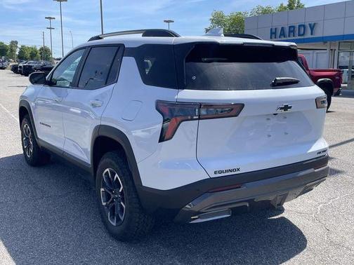 Polar White 2026 Chevrolet Equinox ACTIV