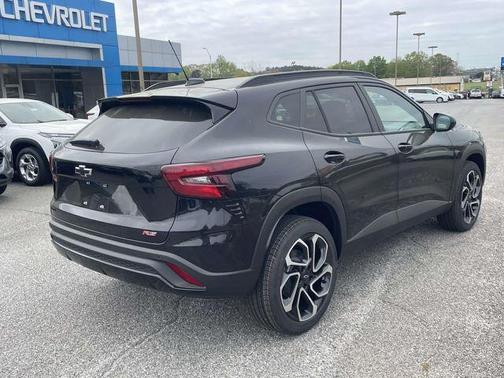 Mosaic Black Metallic 2026 Chevrolet Trax 2RS