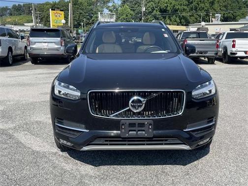2018 Volvo XC90 T6 Momentum