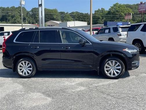 2018 Volvo XC90 T6 Momentum
