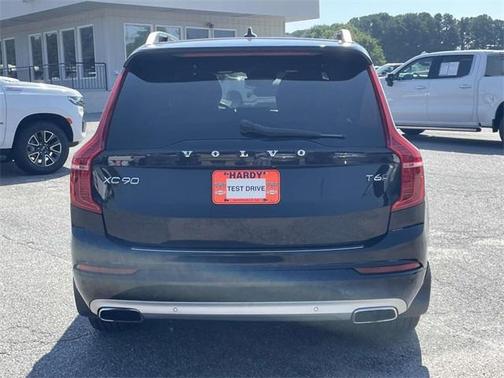 2018 Volvo XC90 T6 Momentum