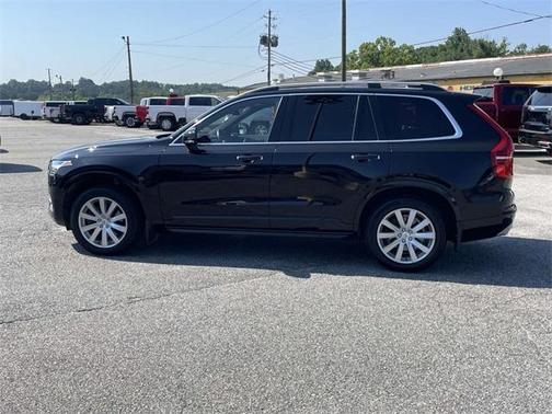 2018 Volvo XC90 T6 Momentum