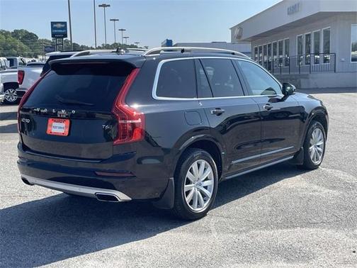 2018 Volvo XC90 T6 Momentum