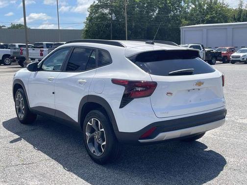 Summit White 2026 Chevrolet Trax LT
