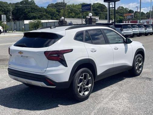 Summit White 2026 Chevrolet Trax LT