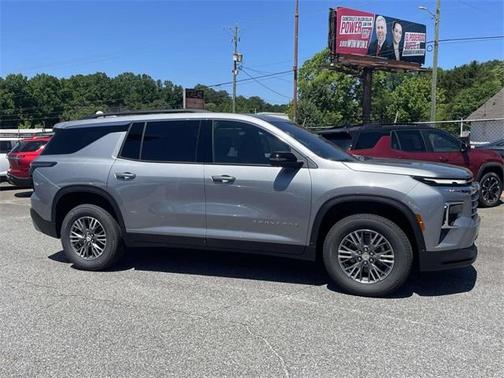 2025 Chevrolet Traverse LT