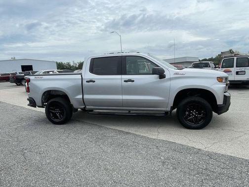 Silver Ice Metallic 2021 Chevrolet Silverado 1500 Custom Trail Boss
