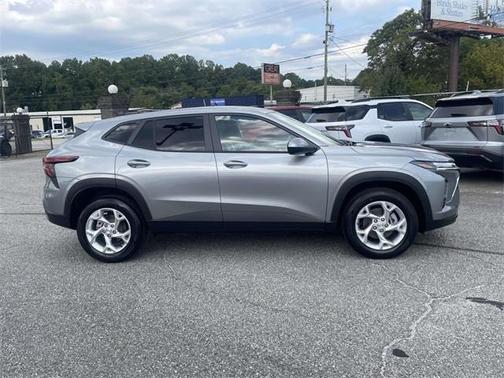 2025 Chevrolet Trax LS