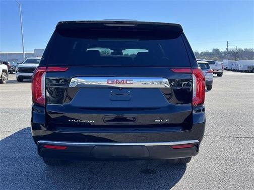 2024 GMC Yukon SLT