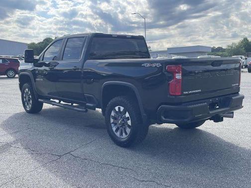 Mosaic Black Metallic 2021 Chevrolet Silverado 2500 Custom